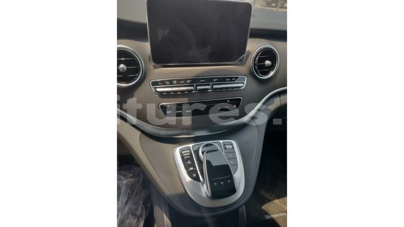 Big with watermark mercedes benz 250 estuaire import dubai 4383