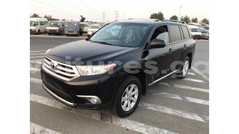 Big with watermark toyota highlander estuaire import dubai 4384