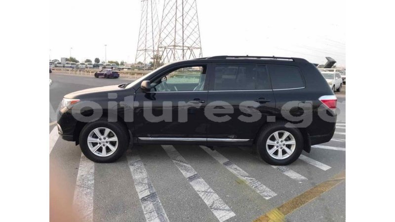 Big with watermark toyota highlander estuaire import dubai 4384