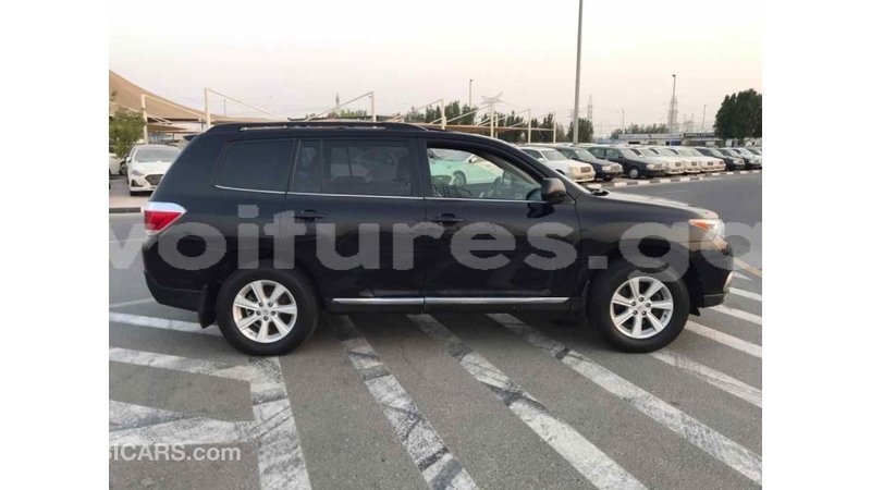 Big with watermark toyota highlander estuaire import dubai 4384