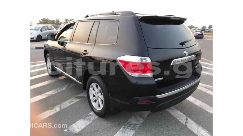 Big with watermark toyota highlander estuaire import dubai 4384