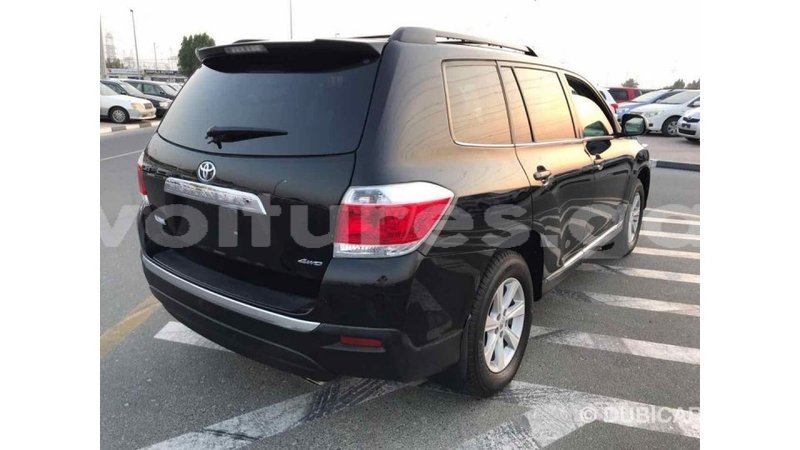 Big with watermark toyota highlander estuaire import dubai 4384