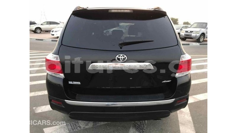 Big with watermark toyota highlander estuaire import dubai 4384