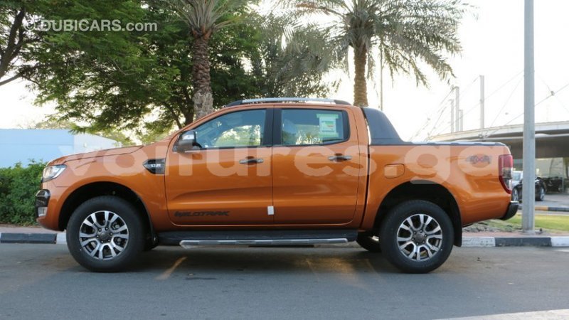 Big with watermark ford ranger estuaire import dubai 4385