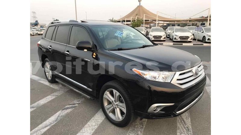 Big with watermark toyota highlander estuaire import dubai 4387