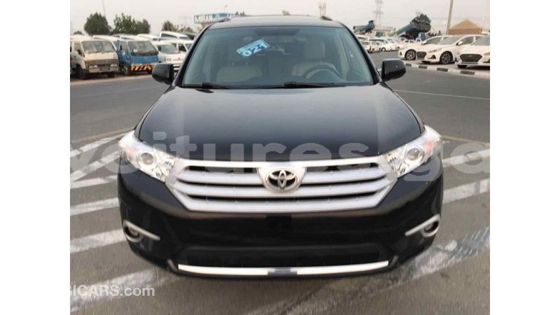 Big with watermark toyota highlander estuaire import dubai 4387