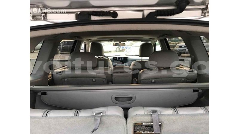 Big with watermark toyota highlander estuaire import dubai 4387