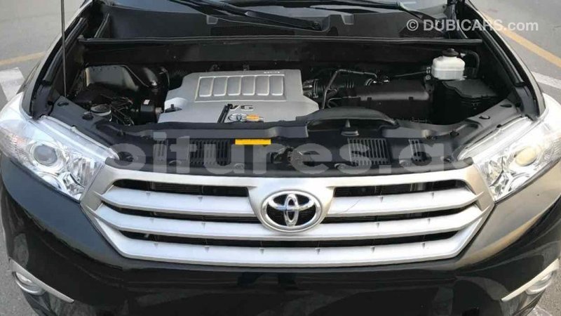 Big with watermark toyota highlander estuaire import dubai 4387