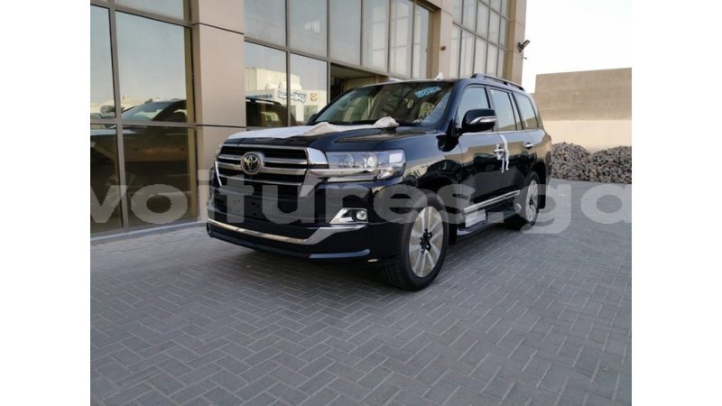 Big with watermark toyota land cruiser estuaire import dubai 4390