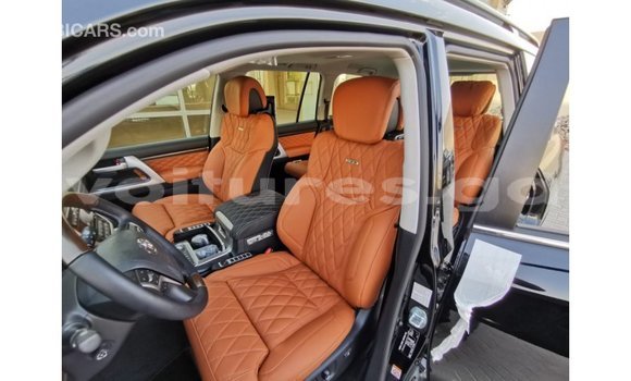 Acheter Import Voiture Toyota Land Cruiser Noir à Import - Dubai, Estuaire Acheter Import Voiture Toyota Land Cruiser Noir à Import - Dubai, Estuaire