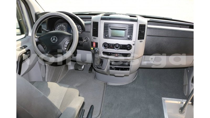 Big with watermark mercedes benz 190 estuaire import dubai 4391