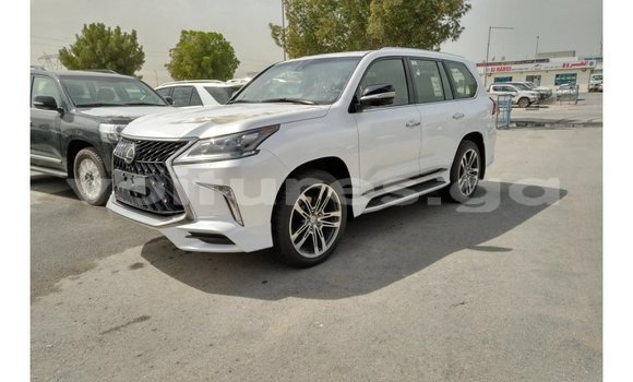 Acheter Import Voiture Lexus LX Blanc à Import - Dubai, Estuaire Acheter Import Voiture Lexus LX Blanc à Import - Dubai, Estuaire