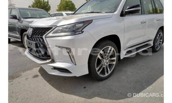 Acheter Import Voiture Lexus LX Blanc à Import - Dubai, Estuaire Acheter Import Voiture Lexus LX Blanc à Import - Dubai, Estuaire