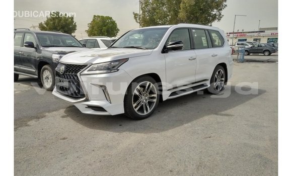 Acheter Import Voiture Lexus LX Blanc à Import - Dubai, Estuaire Acheter Import Voiture Lexus LX Blanc à Import - Dubai, Estuaire