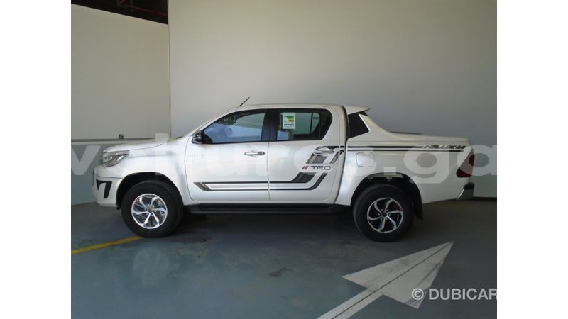 Big with watermark toyota hilux estuaire import dubai 4393