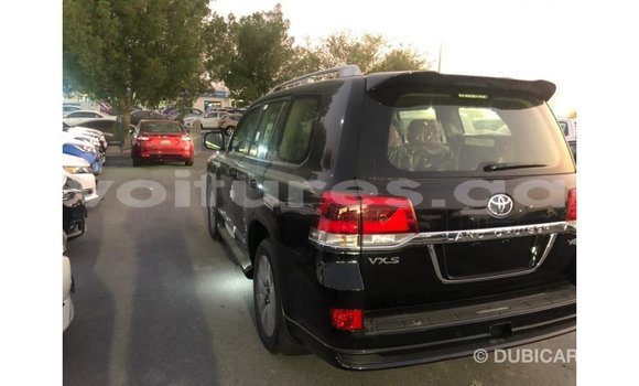 Acheter Import Voiture Toyota Land Cruiser Noir à Import - Dubai, Estuaire Acheter Import Voiture Toyota Land Cruiser Noir à Import - Dubai, Estuaire