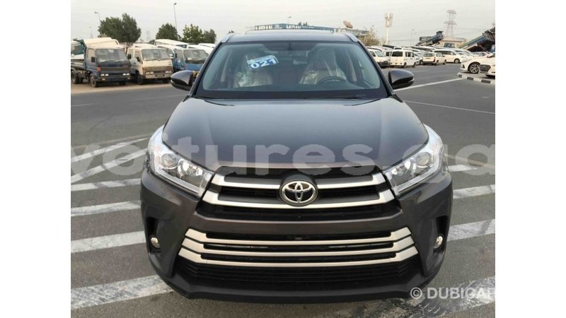 Big with watermark toyota highlander estuaire import dubai 4403