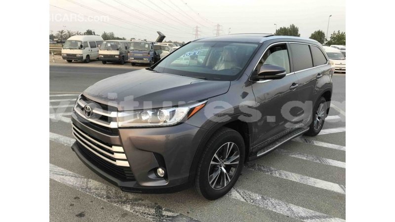 Big with watermark toyota highlander estuaire import dubai 4403