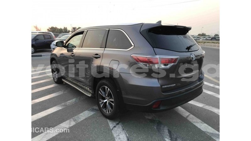 Big with watermark toyota highlander estuaire import dubai 4403