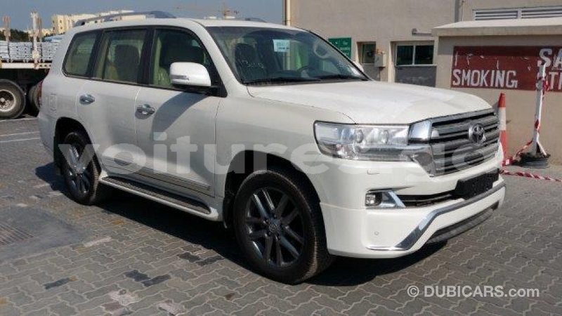 Big with watermark toyota land cruiser estuaire import dubai 4406