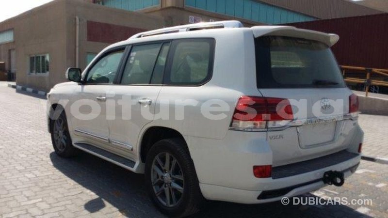 Big with watermark toyota land cruiser estuaire import dubai 4406