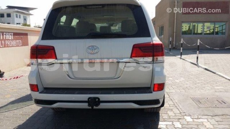 Big with watermark toyota land cruiser estuaire import dubai 4406