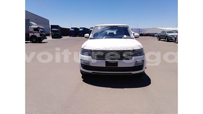 Big with watermark land rover range rover estuaire import dubai 4407