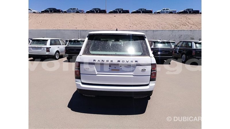 Big with watermark land rover range rover estuaire import dubai 4407