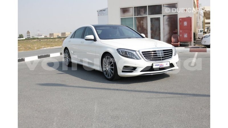 Big with watermark mercedes benz 190 estuaire import dubai 4408