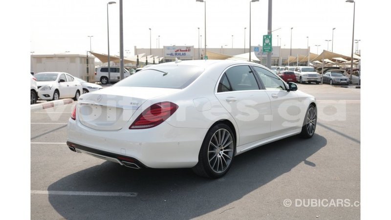 Big with watermark mercedes benz 190 estuaire import dubai 4408