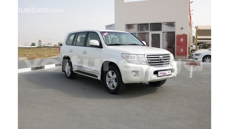 Big with watermark toyota land cruiser estuaire import dubai 4409