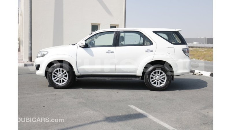 Big with watermark toyota fortuner estuaire import dubai 4410