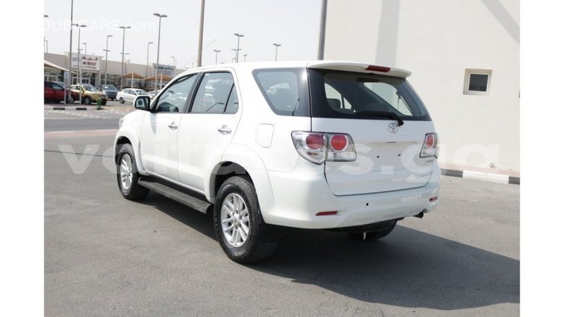 Big with watermark toyota fortuner estuaire import dubai 4410