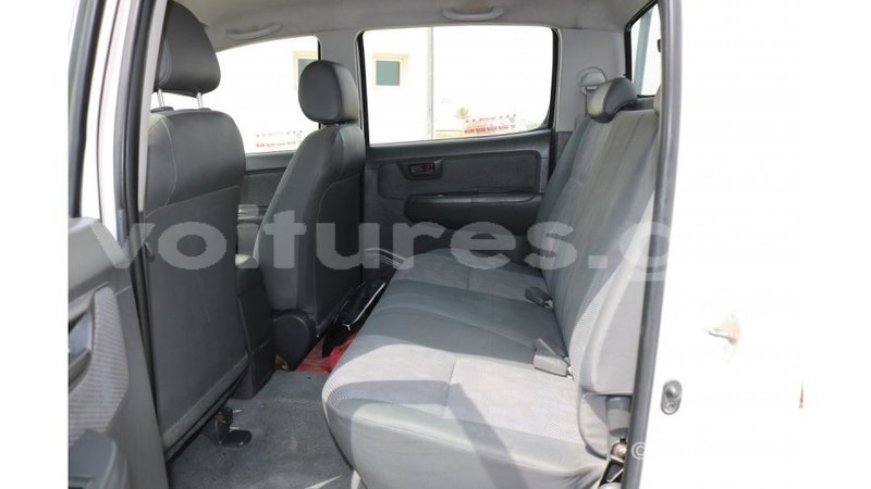 Big with watermark toyota hilux estuaire import dubai 4411