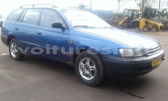 Sayi Na hannu Toyota Carina Blue Mota in Libreville a estuary Sayi Na hannu Toyota Carina Blue Mota in Libreville a estuary