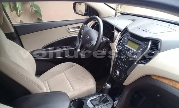 Sayi Na hannu Hyundai Santa Fe Red Mota in Libreville a estuary Sayi Na hannu Hyundai Santa Fe Red Mota in Libreville a estuary