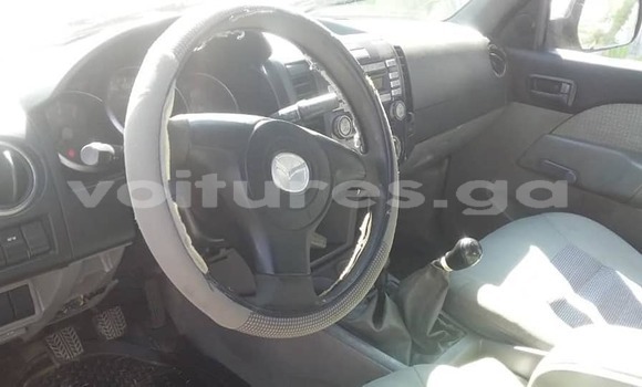 Sayi Na hannu Mazda BT-50 Blue Mota in Libreville a estuary Sayi Na hannu Mazda BT-50 Blue Mota in Libreville a estuary