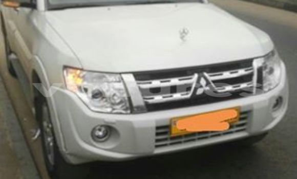 Acheter Occasion Voiture Mitsubishi Pajero Blanc à Libreville, Estuaire