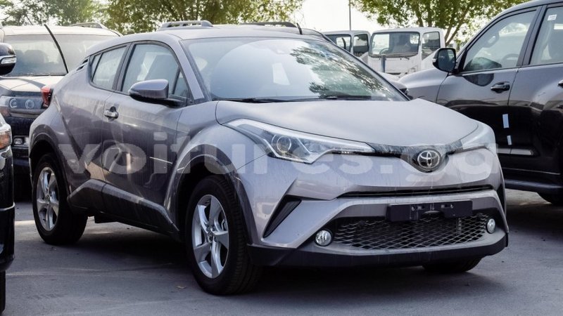 Big with watermark toyota c hr estuaire import dubai 4446