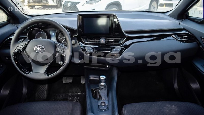 Big with watermark toyota c hr estuaire import dubai 4446