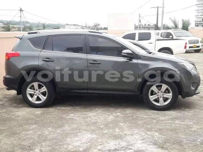 Big with watermark toyota rav4 estuaire libreville 4447