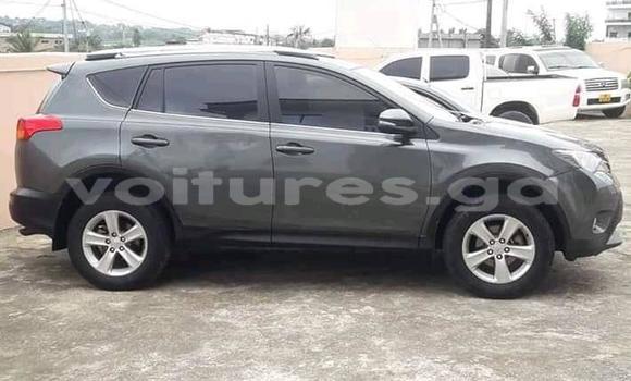 Sayi Na hannu Toyota RAV4 Azurfa Mota in Libreville a estuary Sayi Na hannu Toyota RAV4 Azurfa Mota in Libreville a estuary