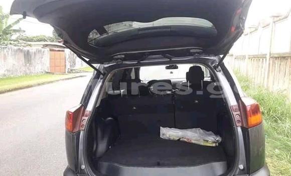 Sayi Na hannu Toyota RAV4 Azurfa Mota in Libreville a estuary Sayi Na hannu Toyota RAV4 Azurfa Mota in Libreville a estuary