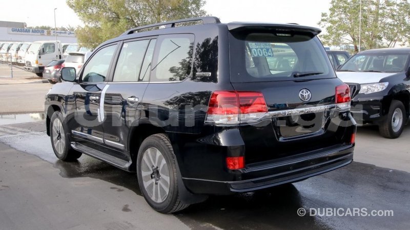 Big with watermark toyota land cruiser estuaire import dubai 4448