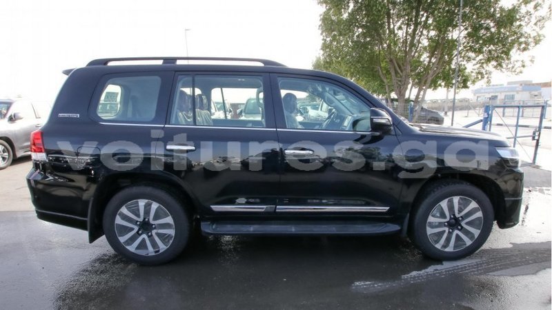 Big with watermark toyota land cruiser estuaire import dubai 4448