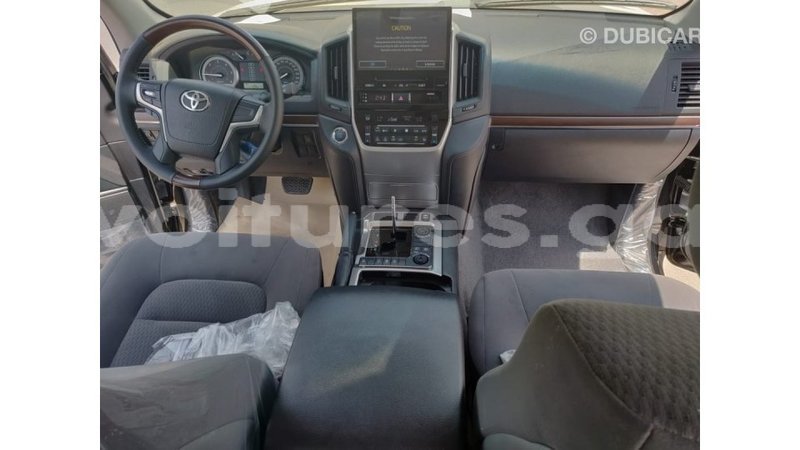 Big with watermark toyota land cruiser estuaire import dubai 4449