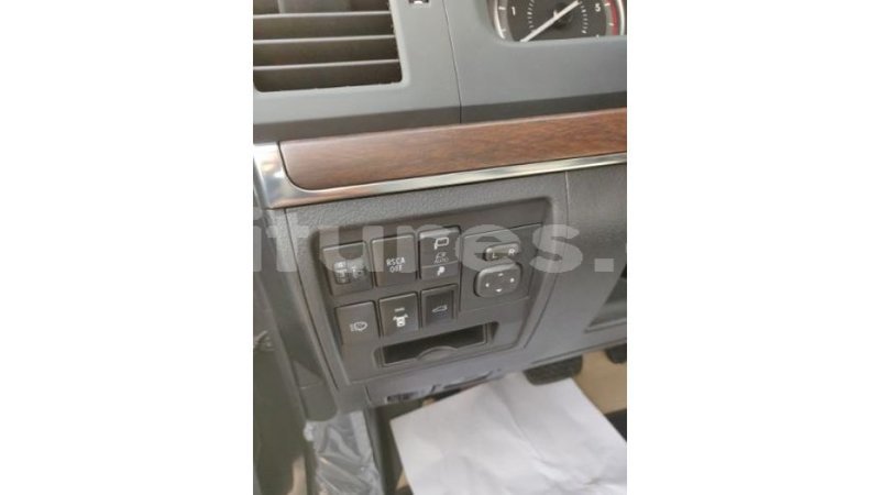 Big with watermark toyota land cruiser estuaire import dubai 4450