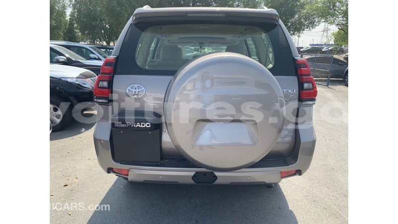 Big with watermark toyota prado estuaire import dubai 4459