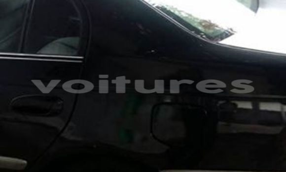 Sayi Na hannu Toyota Avensis Black Mota in Libreville a estuary Sayi Na hannu Toyota Avensis Black Mota in Libreville a estuary