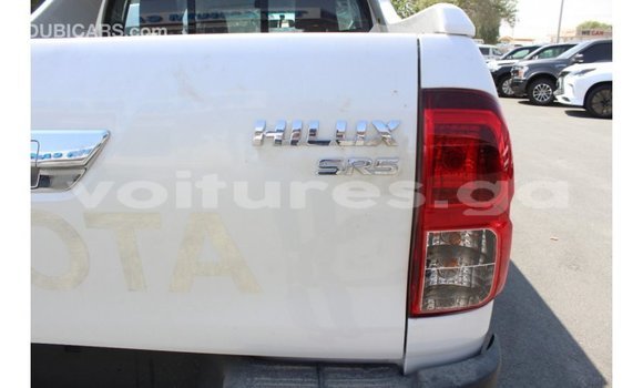 Acheter Import Voiture Toyota Hilux Blanc à Import - Dubai, Estuaire Acheter Import Voiture Toyota Hilux Blanc à Import - Dubai, Estuaire
